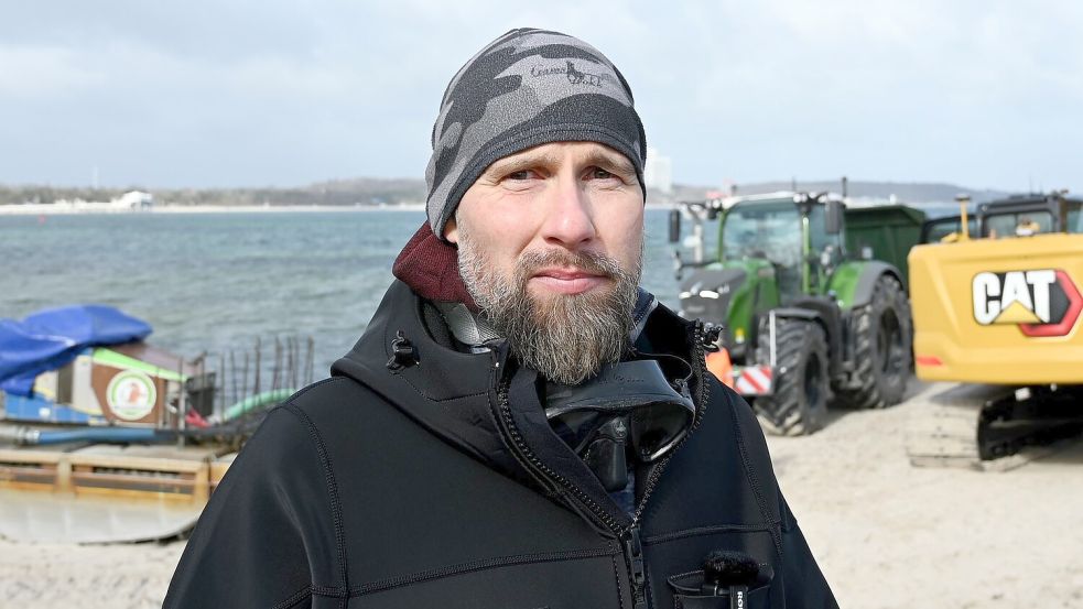 Der Biologe Robert Marc Lehmann wirft den Einsatzkräften vor, von ihnen ausgeschlossen worden zu sein. (Archivbild) Foto: Daniel Bockwoldt