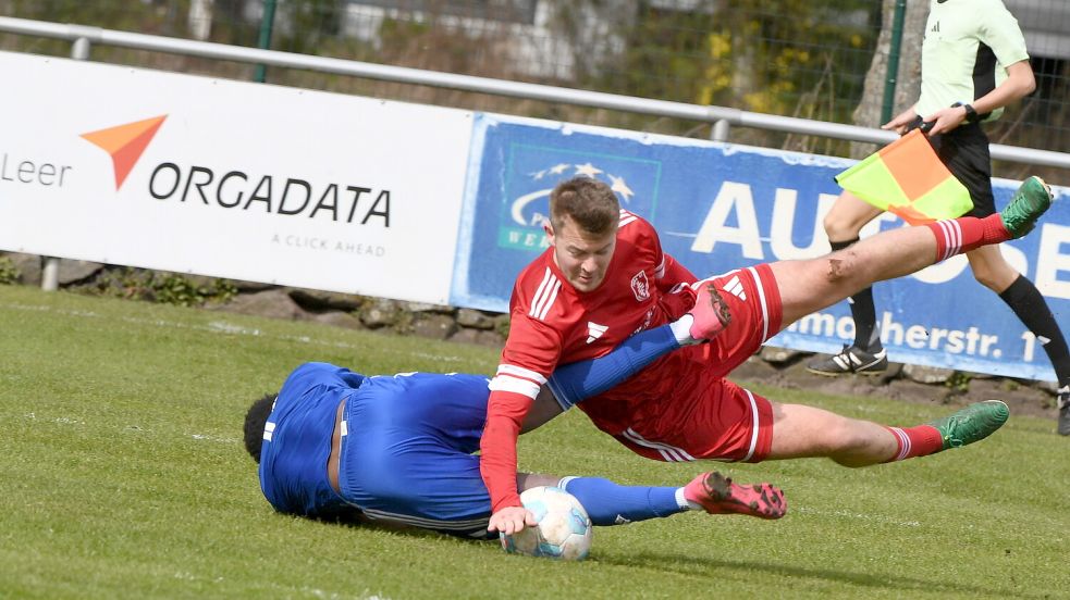 TuRas Marne Stührenberg (rechts) hatte gegen Aboubacar Sylla einen schweren Stand. Fotos: Damm