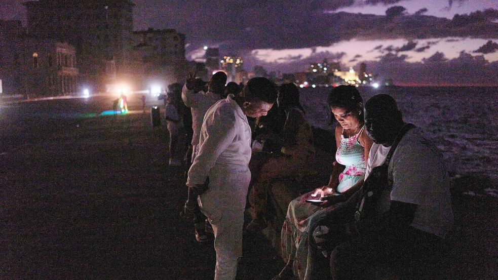 Stromausfälle häufen sich auf Kuba, Energie-Engpässe sind mittlerweile in allen Lebensbereichen zu spüren. (Archivbild) Foto: Ramon Espinosa/AP/dpa
