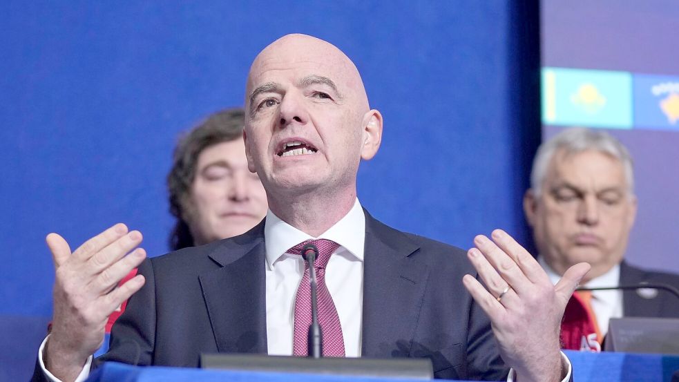 Hofft auf eine WM-Teilnahme Irans: FIFA-Präsident Gianni Infantino. (Archivbild) Foto: Mark Schiefelbein/AP/dpa