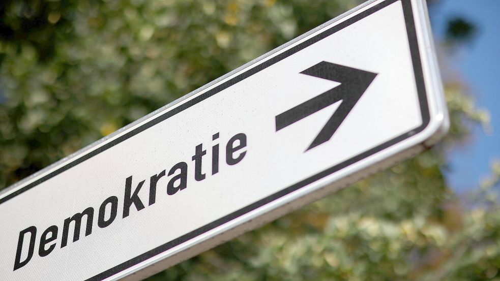 Initiativen der Zivilgesellschaft sehen sich laut einer Analyse der Amadeu Antonio Stiftung systematisch unter Druck gesetzt. (Symbolbild) Foto: Jan Woitas