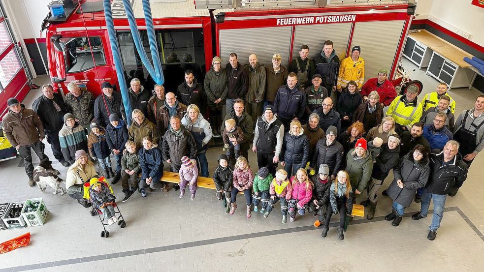 Zahlreiche Freiwillige beteiligten sich am Frühjahrsputz in Potshausen und sammelten rund um den Ort achtlos weggeworfenen Müll ein. Foto: privat
