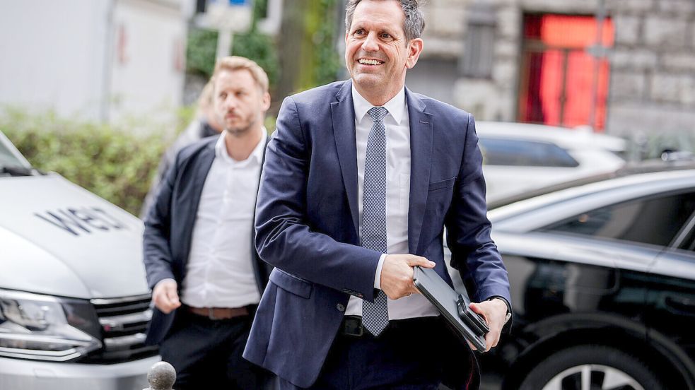 Niedersachsens Ministerpräsident Olaf Lies bei der Sondersitzung des SPD-Präsidiums zur Reformagenda. Foto: dpa/ Kay Nietfeld