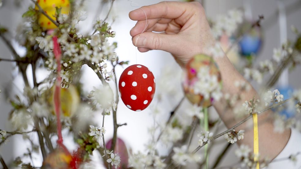 Zu Ostern steigen die Temperaturen. Foto: Marijan Murat/dpa