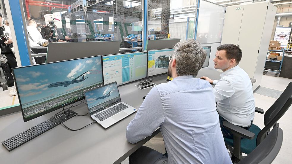 Die Wissenschaftler starten die Simulation mit einem Mausklick. Foto: Carmen Jaspersen