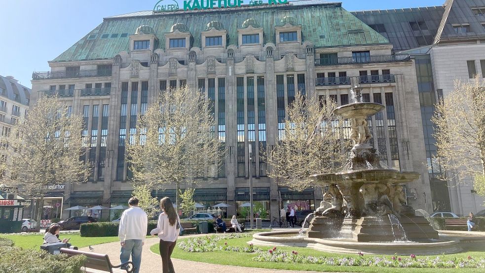 Die Diebe sind über die U-Bahn in das Galeria-Warenhaus an der Flaniermeile „Kö“ eingestiegen. Foto: Rabea Gruber/dpa