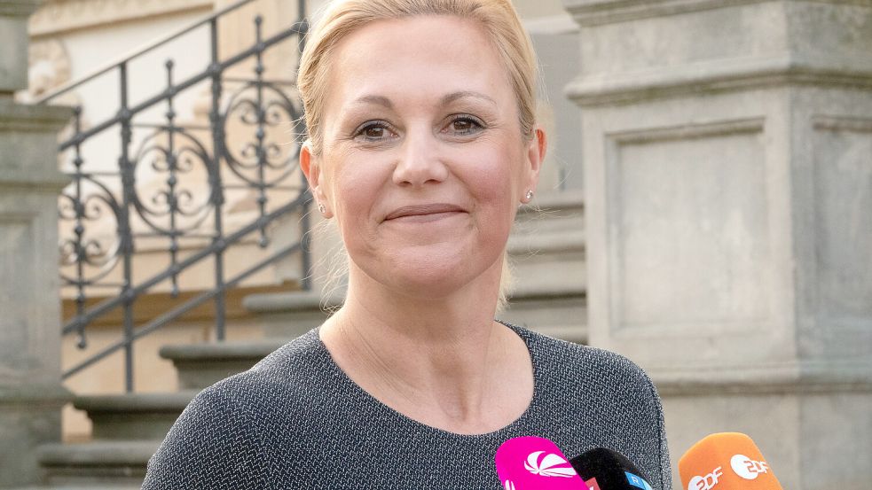 In der neuesten Podcast-Folge von „Fifty Fearless Fabulous “ spricht Bettina Wulff über Sylt, ihren Neuanfang und die Zeit mit ihrem Ex-Mann Christian Wulff. Foto: dpa/Mia Bucher