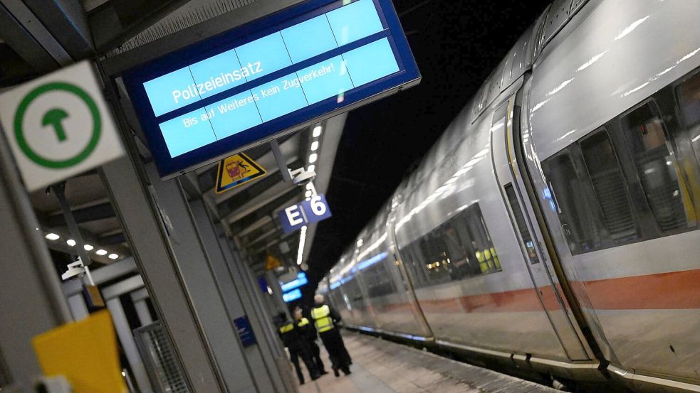 Das betroffene Gleis am Bahnhof wurde gesperrt. Das wirkte sich auch auf andere Züge im Fern- und Regionalverkehr aus. Foto: Roberto Pfeil