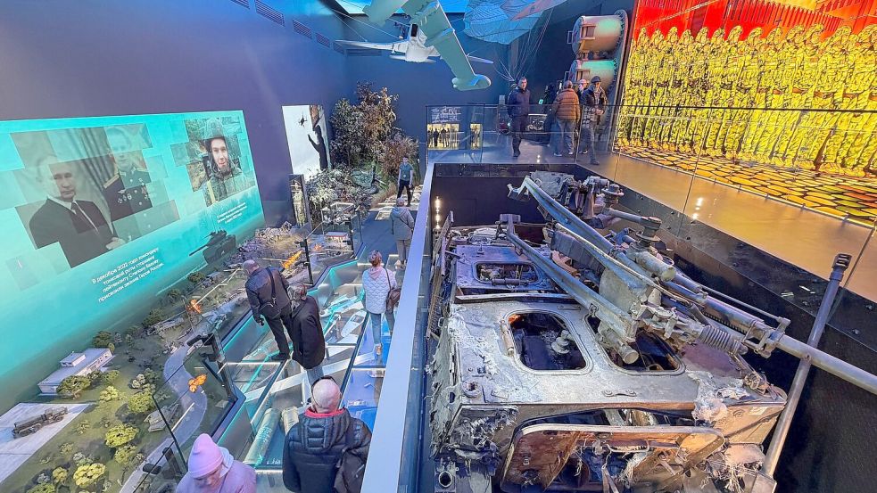Mit Ausstellungen zum Angriffskrieg gegen die Ukraine will Russlands Machtapparat auch Akzeptanz schaffen für die Soldaten, die wieder in die Gesellschaft zurückkehren. Foto: Ulf Mauder/dpa