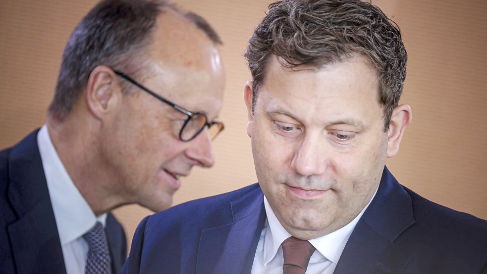 Bis zum Sommer müssen sie die Kurve kriegen: Kanzler Friedrich Merz und Vizekanzler Lars Klingbeil. Foto: Imago / Thomas Trutschel