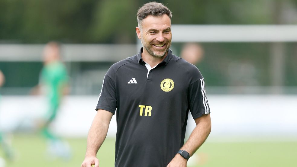 Tobias Ryl wird Middels im Sommer verlassen, aber weiter NFV-Auswahltrainer bleiben. Wie wird es im Herrenbereich für ihn weitergehen? Foto: Jens Doden/ Emden