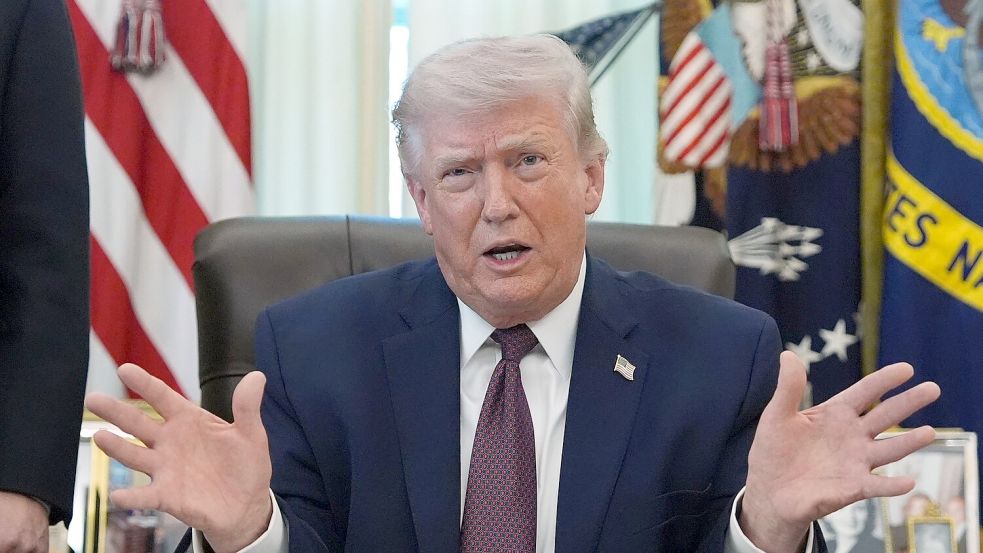 Trump ordnet die Bezahlung der Mitarbeiter des Heimatschutzministeriums an. (Archivbild) Foto: Alex Brandon