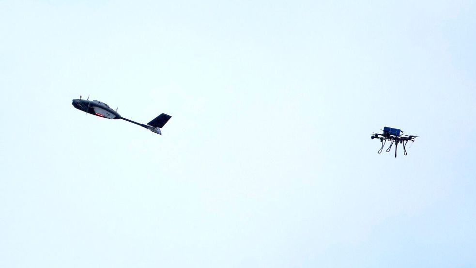 Mit ihren Drohnen versetzt die Ukraine der russischen Ölindustrie immer wieder schwere Schläge. (Archivbild) Foto: Efrem Lukatsky/AP/dpa