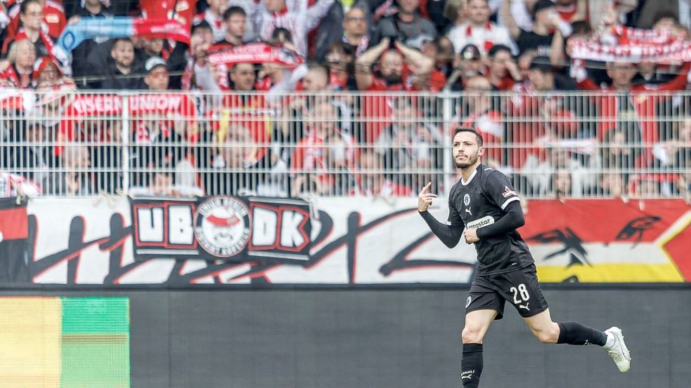 Pereira Lage erzielte die Führung für die Hamburger. Foto: Andreas Gora