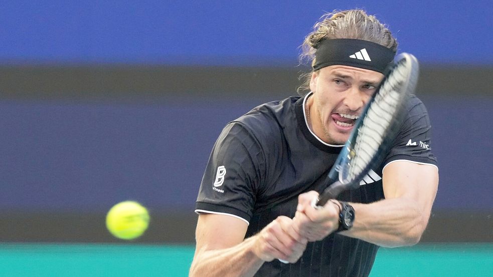 Voller Fokus auf den Ball - und jetzt auch auf die Sandplatzsaison: Alexander Zverev. (Archivbild) Foto: Marta Lavandier