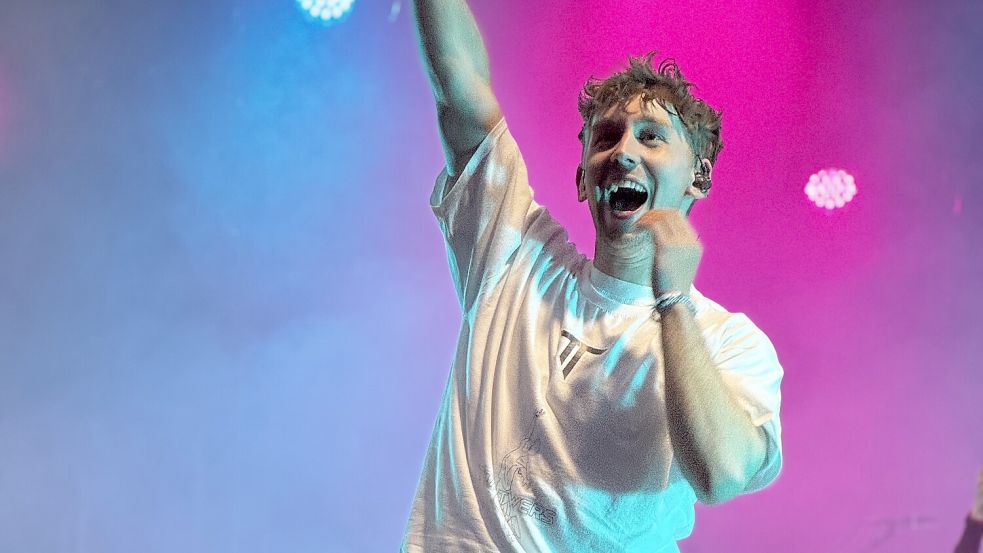 Tom Twers auf seinem Konzert in Braunschweig 2025. Foto: Madita Janßen