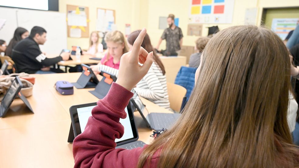In vielen Schulen werden bereits spezielle KI-Chatbots wie „Telli“ im Unterricht genutzt. Foto: dpa/Carmen Jaspersen