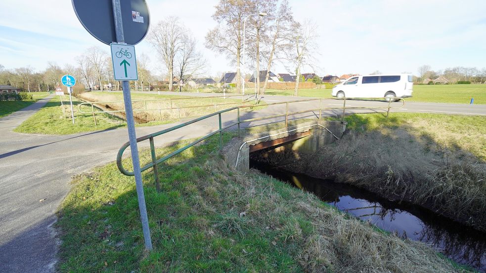 Die Brücke an der Schützenstraße wurde vermutlich in der Nachkriegszeit gebaut. Foto: Mirco Moormann