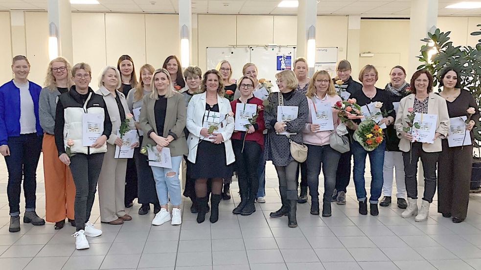 20 Schüler der Berufsfachschule Pflegeassistenz legten die Prüfungen erfolgreich ab.