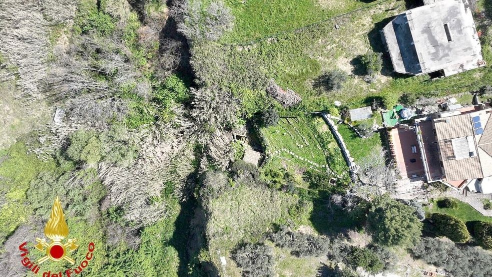 In der kleinen italienischen Region Molise hat sich ein Erdrutsch reaktiviert. Dutzende Menschen wurden evakuiert. Die Verkehrsverbindungen sind derzeit unterbrochen. Foto: -/Vigili Del Fuoco/dpa