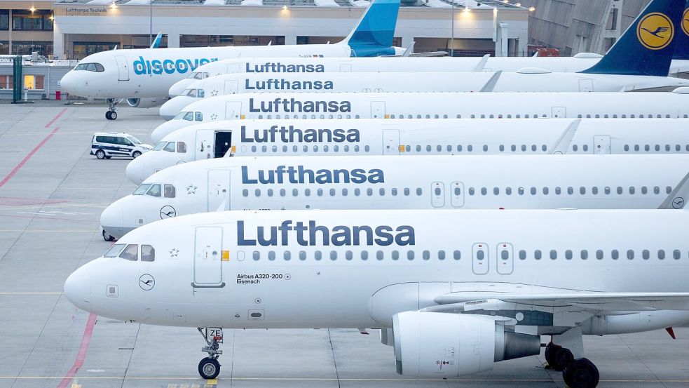 Das Kabinenpersonal der Lufthansa will streiken. (archivbild) Foto: Lando Hass