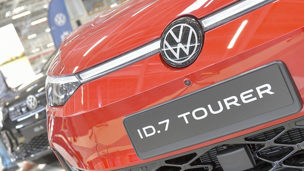 Exklusiv von VW Emden produziert: der ID.7, den es als Tourer und als Limousine gibt. Foto: Klaus Ortgies/Archiv