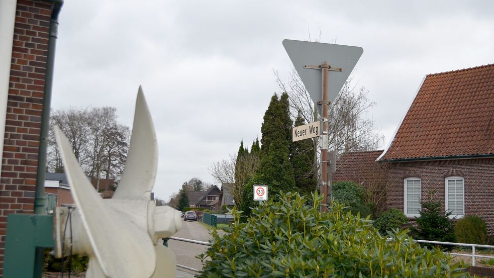 Ab der Einfahrt Rhauderwieke bis zur Hölderlinstraße soll der Neue Weg ausgebaut werden. Foto: Astrid Fertig