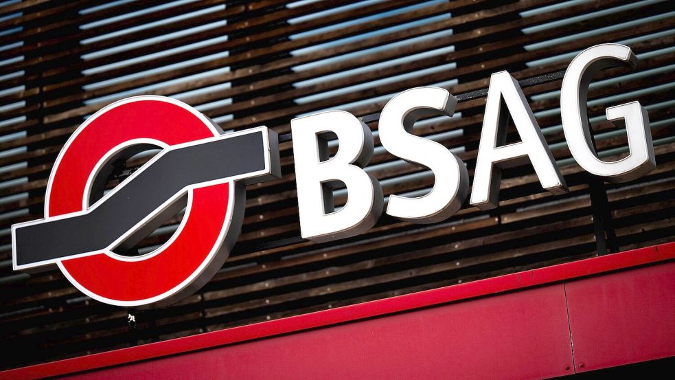 Den Straßenbahnlinien der BSAG in Bremen stehen ab 13. April wieder zwei Weserquerungen zur Verfügung. Foto: Sina Schuldt/dpa