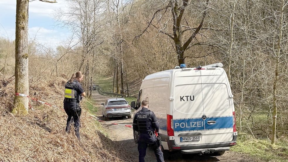 Den grausigen Fund machten Müllsammler am Samstag. Foto: Berthold Stamm/dpa
