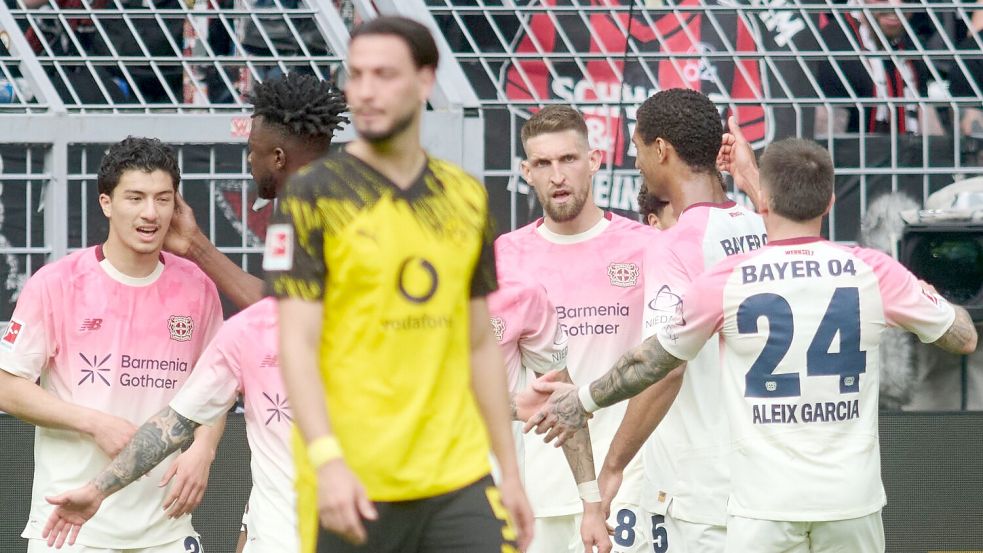 Erzielte das Leverkusener Siegtor: Robert Andrich (M.). Foto: Bernd Thissen