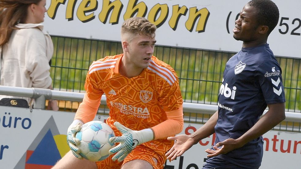 Torwart Nils Marks kassierte spät die Gegentreffer. Foto: Damm