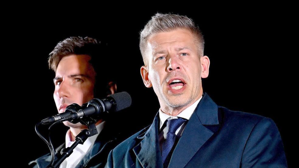 Wahlsieger Magyar ruft die Orban-Loyalisten an der Staatsspitze zum Rücktritt auf. Foto: Denes Erdos