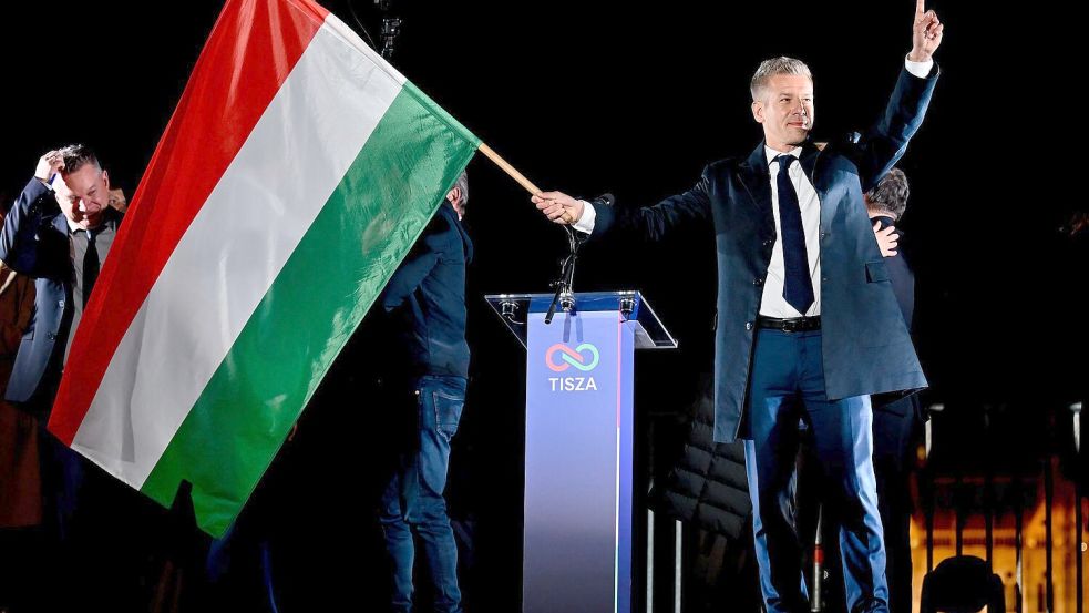Peter Magyar weiß seinen spektakulären Wahlsieg zu zelebrieren. Foto: Denes Erdos