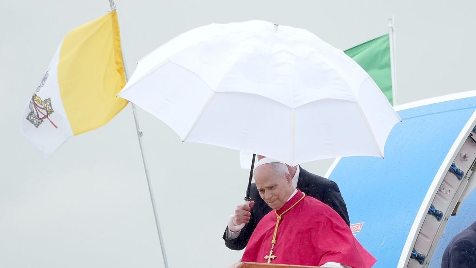 Zum Auftakt einer Afrika-Reise wurde Papst Leo XIV. von Kritik aus dem Weißen Haus überrascht. Foto: Andrew Medichini