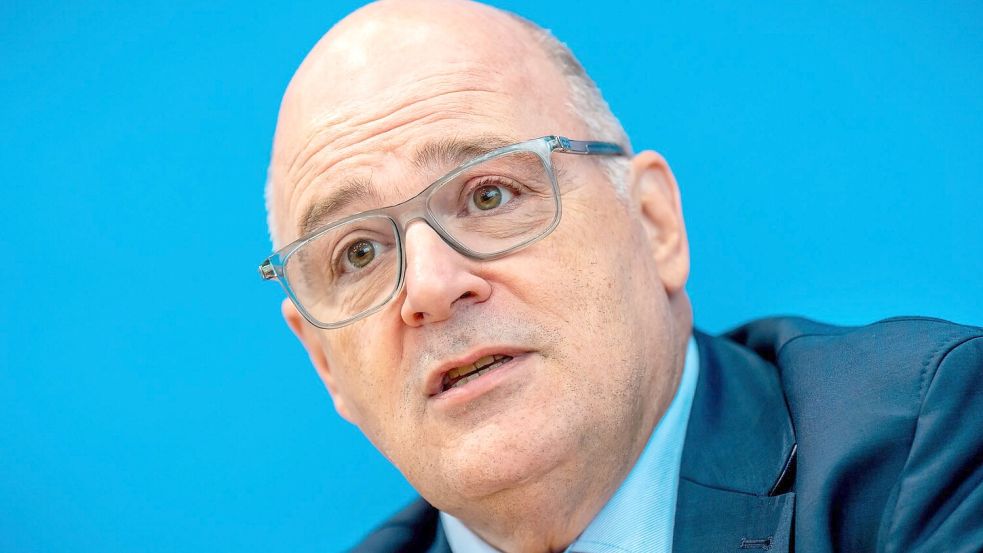 BDA-Chef Kampeter: „Viele Unternehmen können sich die Entlastungsprämie nicht leisten.“ (Archivbild) Foto: Michael Kappeler/dpa