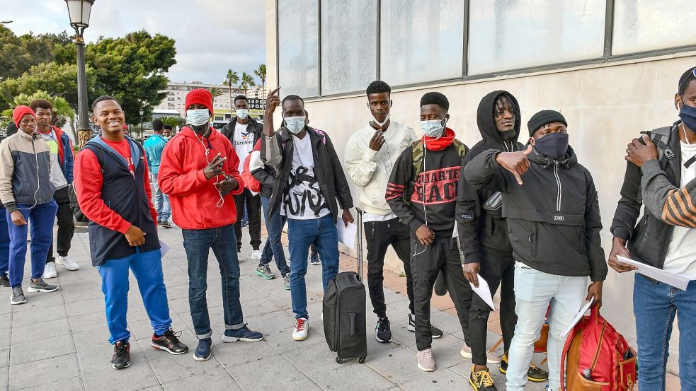 Die spanische Regierung hat beschlossen, rund eine halbe Million irreguläre Einwanderer zu legalisieren. Foto: dpa/Antonio Sempere