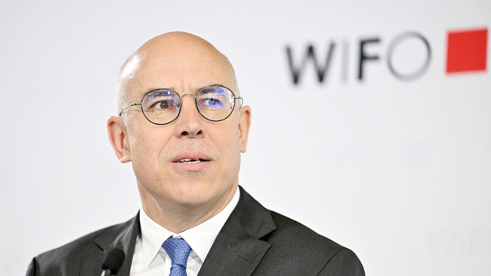 Ökonom Felbermayr: Flugticketpreise werden steigen. (Archivbild) Foto: Hans Klaus Techt