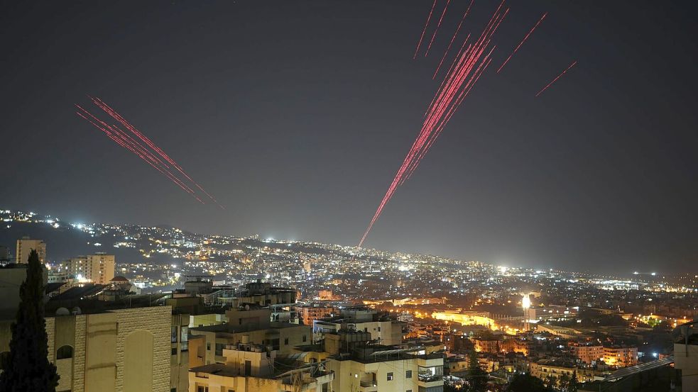 Menschen in Beirut jubeln vor Freude. Foto: Hassan Ammar