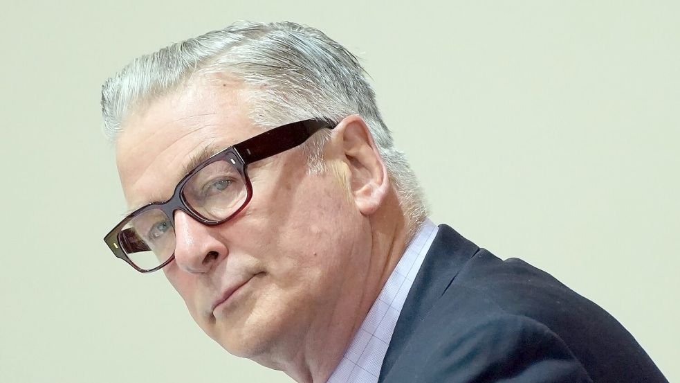 Auf Alec Baldwin kommt nun ein Zivilprozess zu. (Archivbild) Foto: Ramsay de Give/Pool AFP/AP/dpa