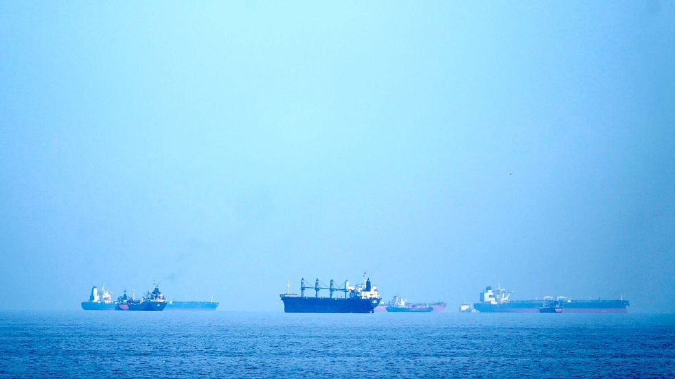 Die Lage am Persischen Golf bleibt unberechenbar. (Archivbild) Foto: Altaf Qadri/AP/dpa