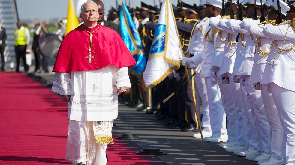 Der Papst bei seiner Ankunft in Luanda. Foto: Andrew Medichini