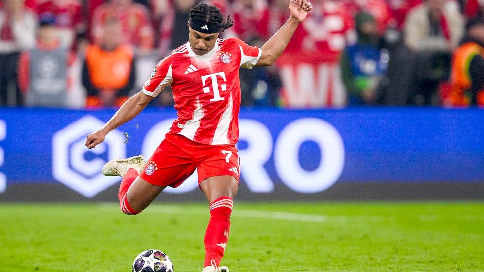 Serge Gnabry gegen Real Madrid in Aktion - nun fällt der Nationalspieler lange aus. (Archivbild) Foto: Tom Weller