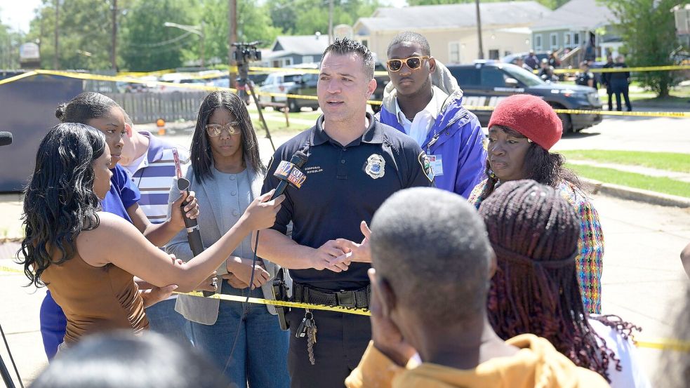 Nach Schüssen in Louisiana: Chris Bordelon informiert die Presse über die Tat. Foto: Jill Pickett