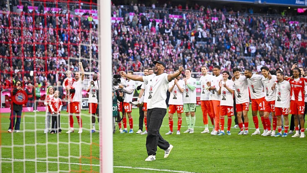 Vincent Kompany geht nach der gewonnenen Meisterschaft aus sich heraus. Foto: Tom Weller