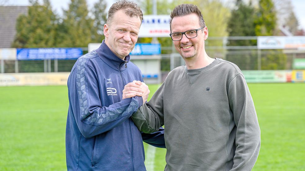 Der Sportliche Leiter Olaf Blancke (links) und der künftige Jeddeloh-Trainer Kristian Arambasic. Foto: Dennis Leskys