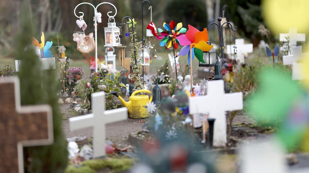 Für die Mutter von Janto ist sein Grab ein „Anker“. Foto: IMAGO-IMAGES/Panama Pictures