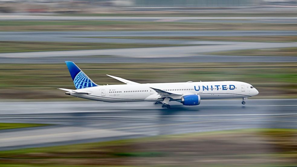 United Airlines muss die Gewinnprognose für dieses Jahr reduzieren. (Archivbild) Foto: Arne Dedert
