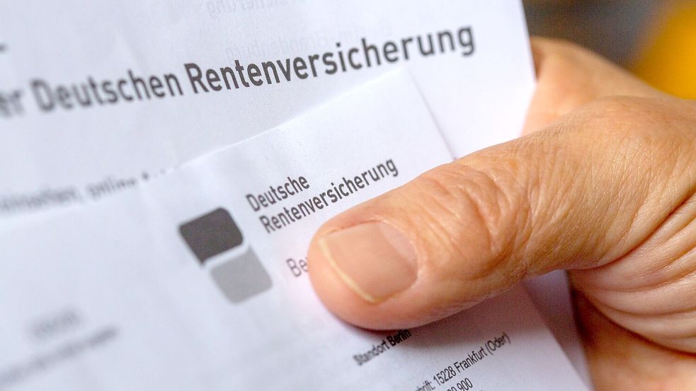 Die Rente reicht bei vielen Menschen im Alter nicht aus. (Symbolbild) Foto: Fernando Gutierrez-Juarez/dpa