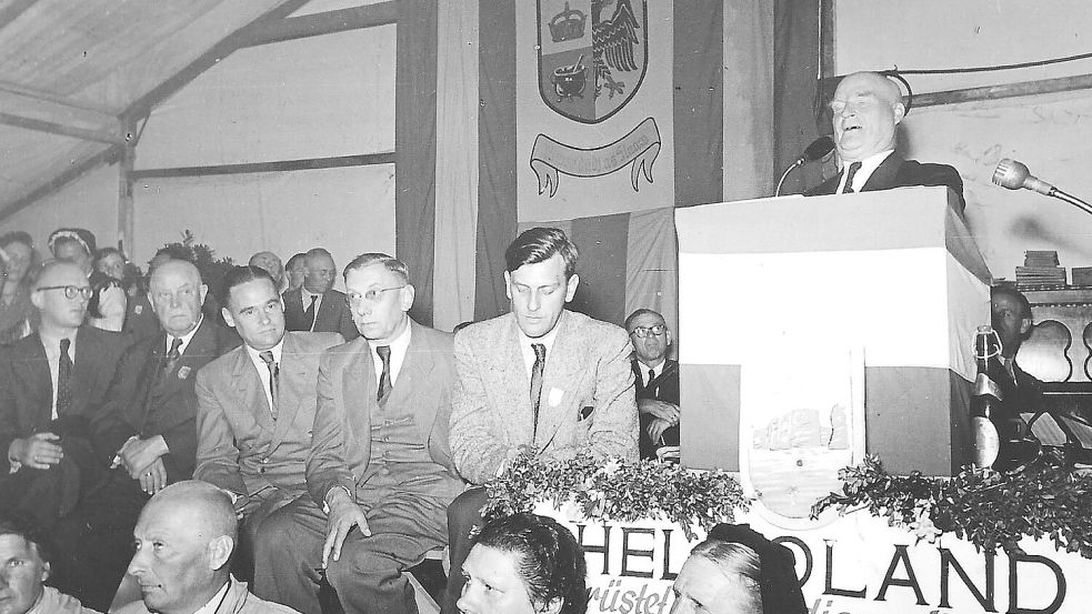 Jan van Dieken hielt eine Ansprache auf dem „Friesentag“ 1952 in Husum. Foto: Sammlung Bernhard Berends
