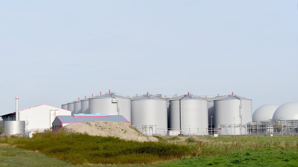 Für das große Biogas-Werk im C-Port am Küstenkanal hat die Sedelsberger Firma die komplette Automatisierung geplant und umgesetzt. Es ist nur einer von vielen Großaufträgen im Bereich von Industrieanlagen und Agrartechnik. Foto: Prins